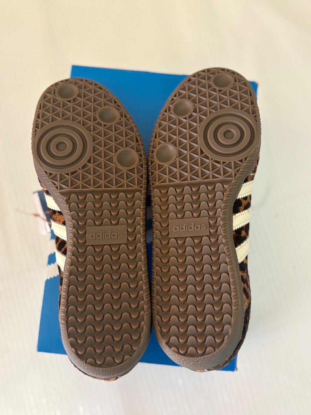 Adidas Scarpe da donna: Adidas samba leopard taille 39 neuve avec box – Usato da La Tour-de-Trême venduto da ben_kn6s 4