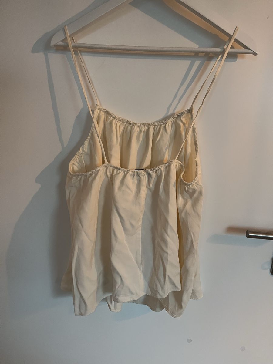 Tops: Aylin Koenig Top, Elfenbein, Grösse M/L – Gebraucht aus Biel/Bienne von nurrund 2