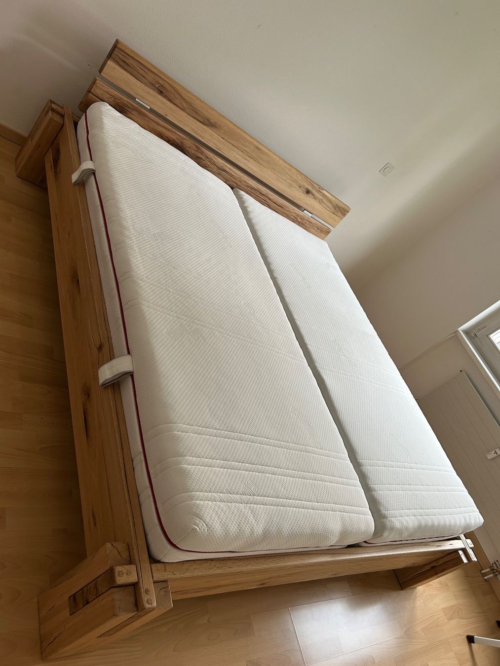 Letti: Doppelbett Sumpfeiche mit Lattenrost & Matratzen – Usato da Einsiedeln venduto da Marvin60