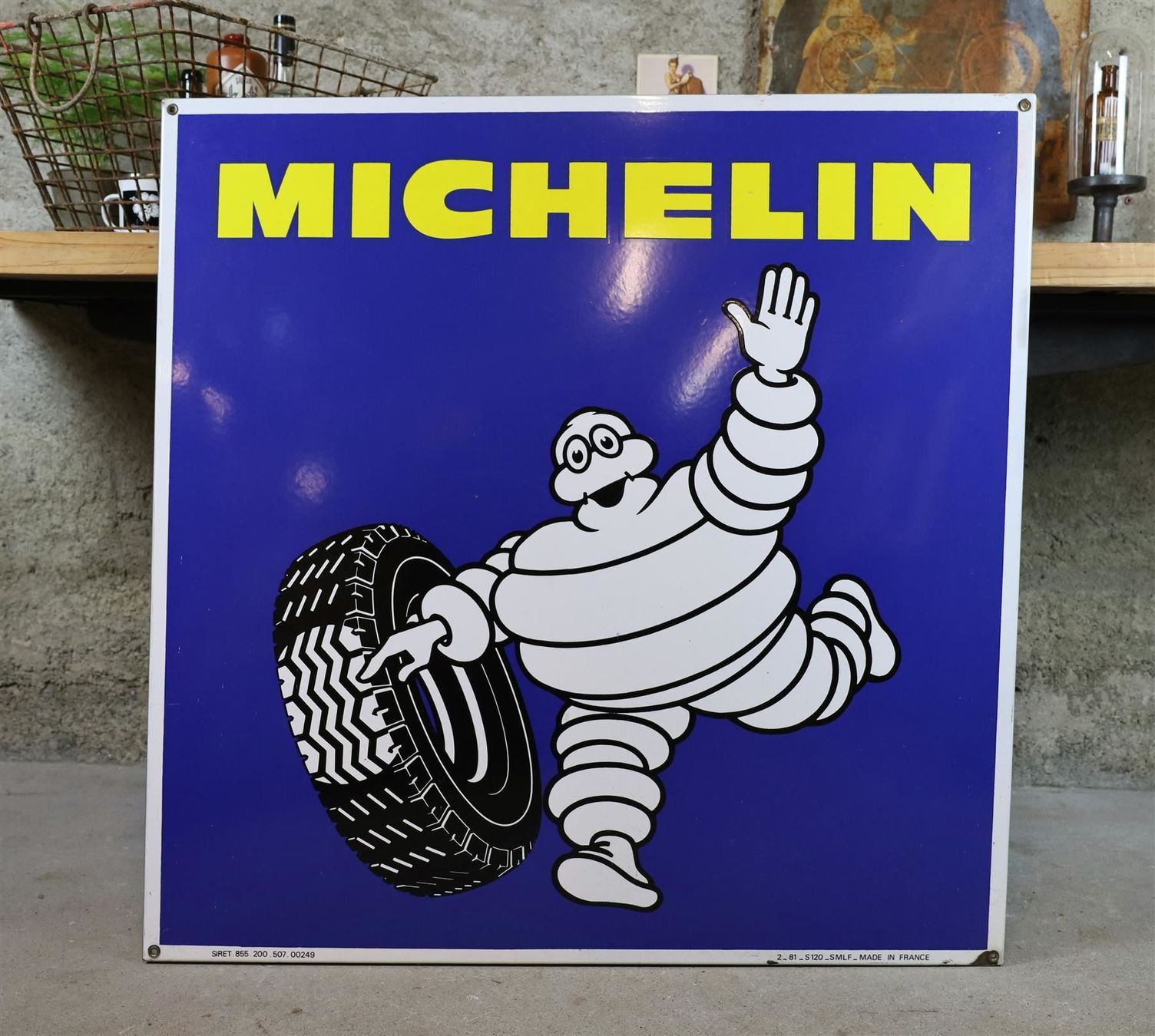 Michelin Insegne: XL Emailschild "Michelin" ca. 95 x 95 cm – Usato da Birrwil venduto da brandschatz_birrwil