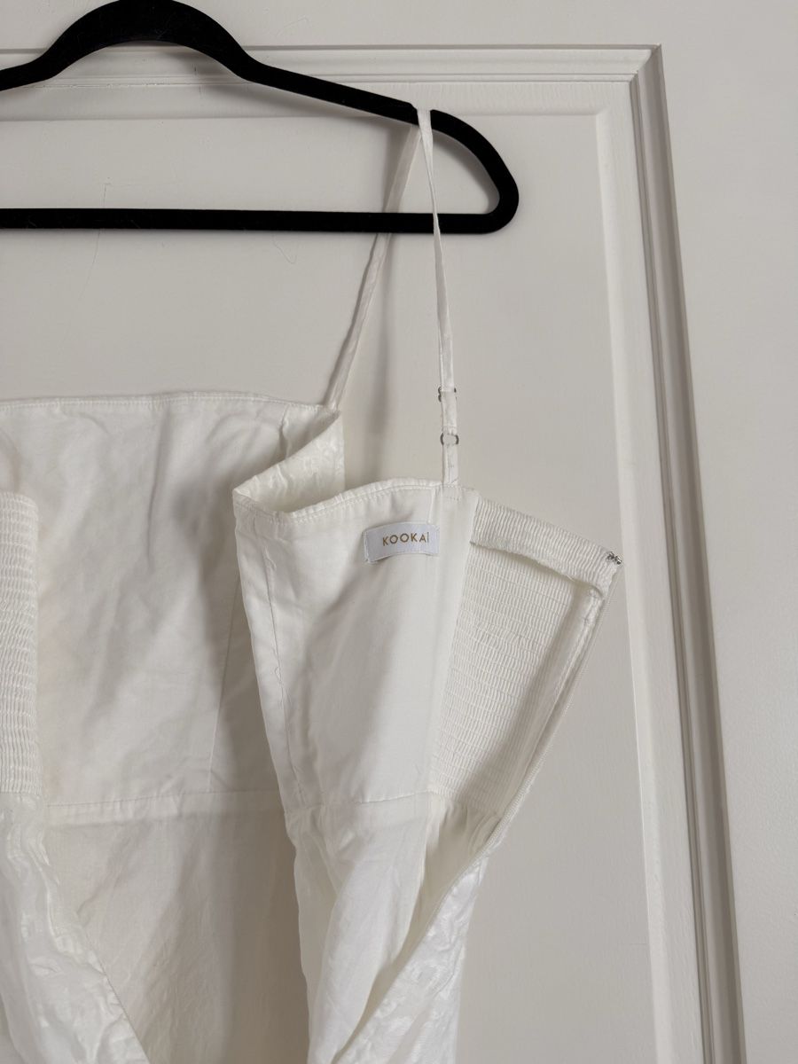 Kookai Kleider: Kookai White Mini Dress – Gebraucht aus Corsier-sur-Vevey von Kristina.Nova 2