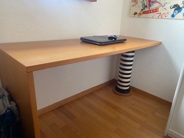 Interio Bureaux: Interio Schreibtisch – D'occasion à Balzers par mandro