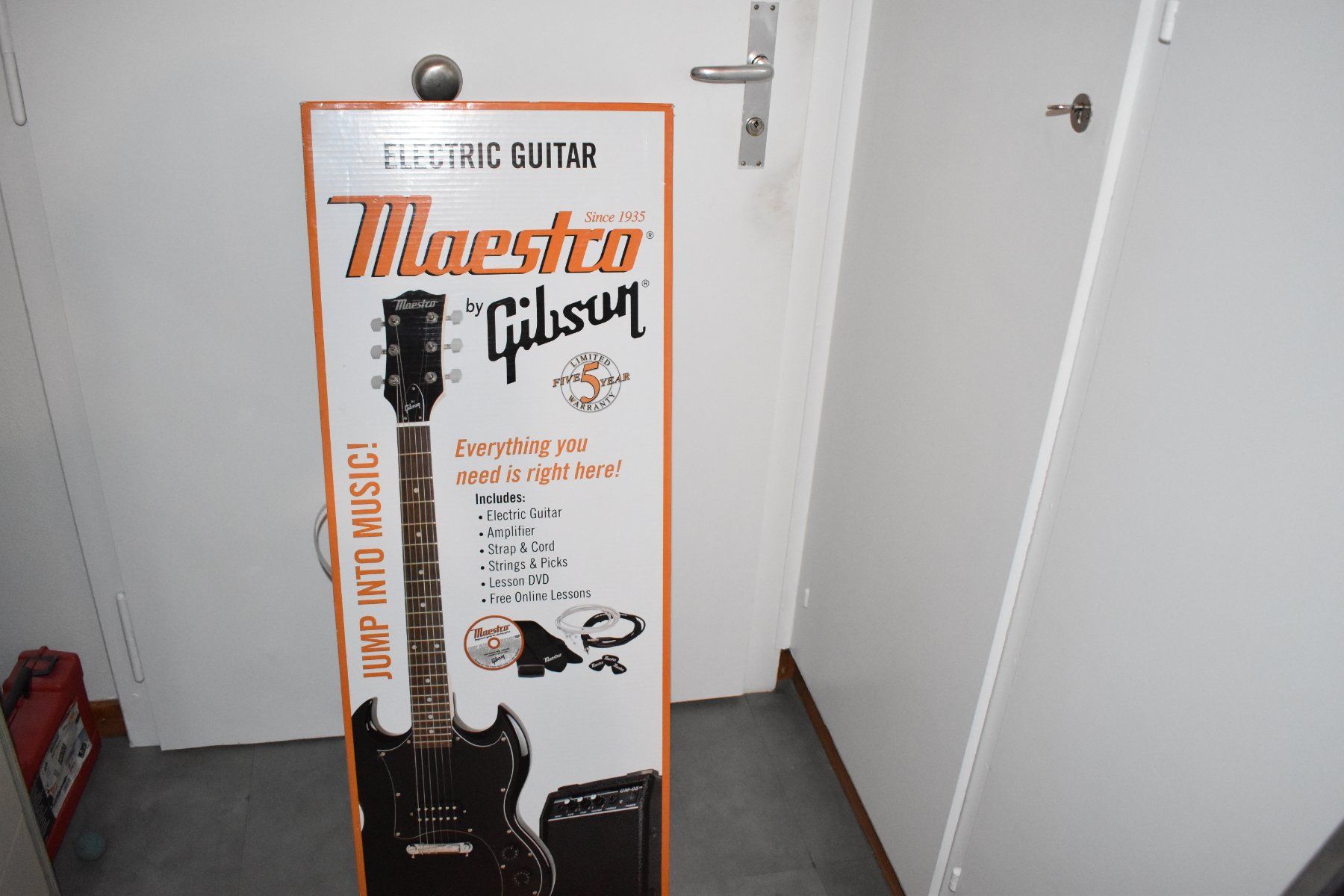 Gibson Strumenti musicali: Guitare électrique Maestro by Gibson – Nuovo e nell'imballaggio originale da Le Locle venduto da skycomputer