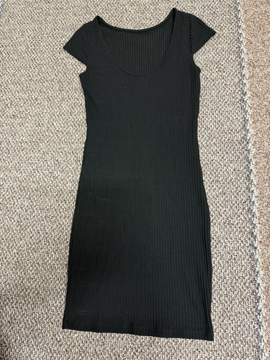 Vestiti: Kleid – Usato da visp venduto da Kmemo1