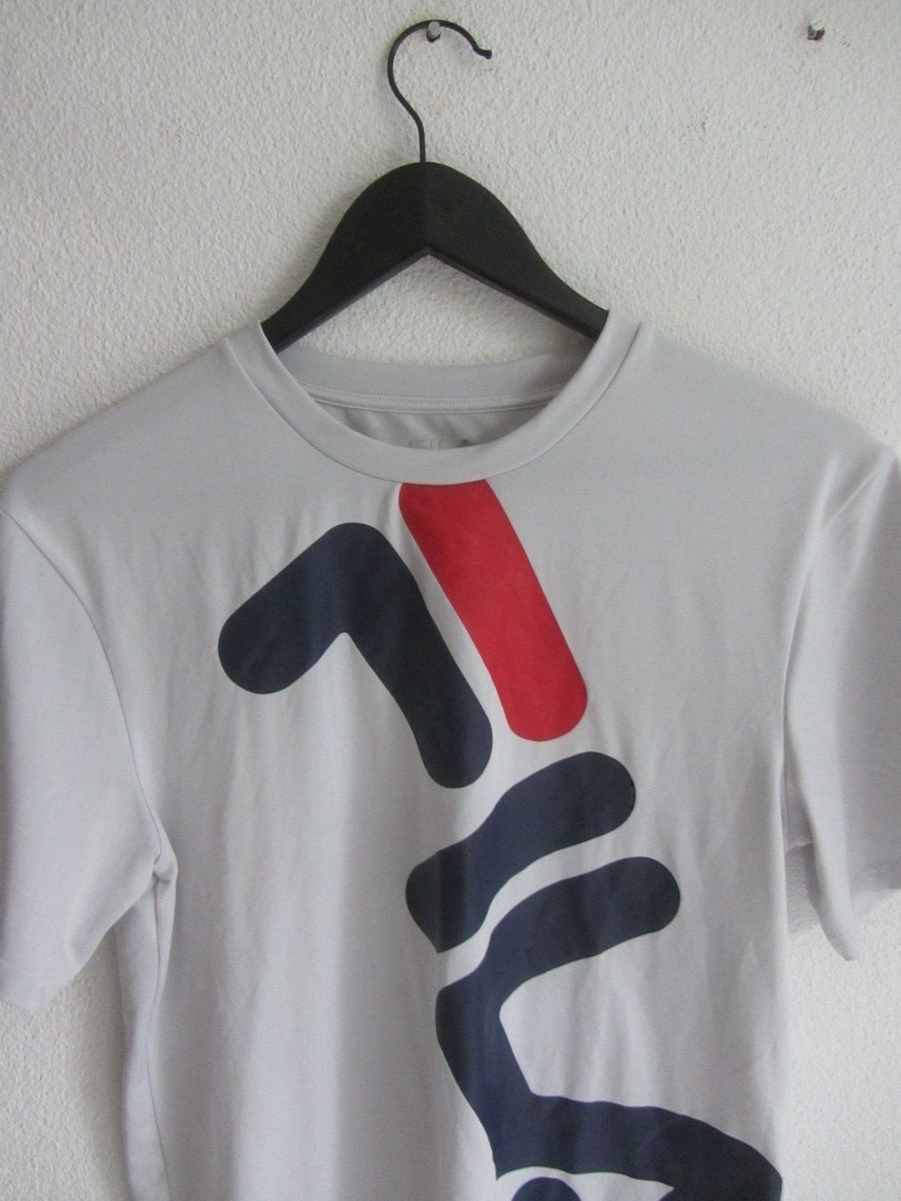 Fila T-shirts: FILA - Sport T-Shirt hellgrau M – D'occasion à Zürich par Diazaio 1