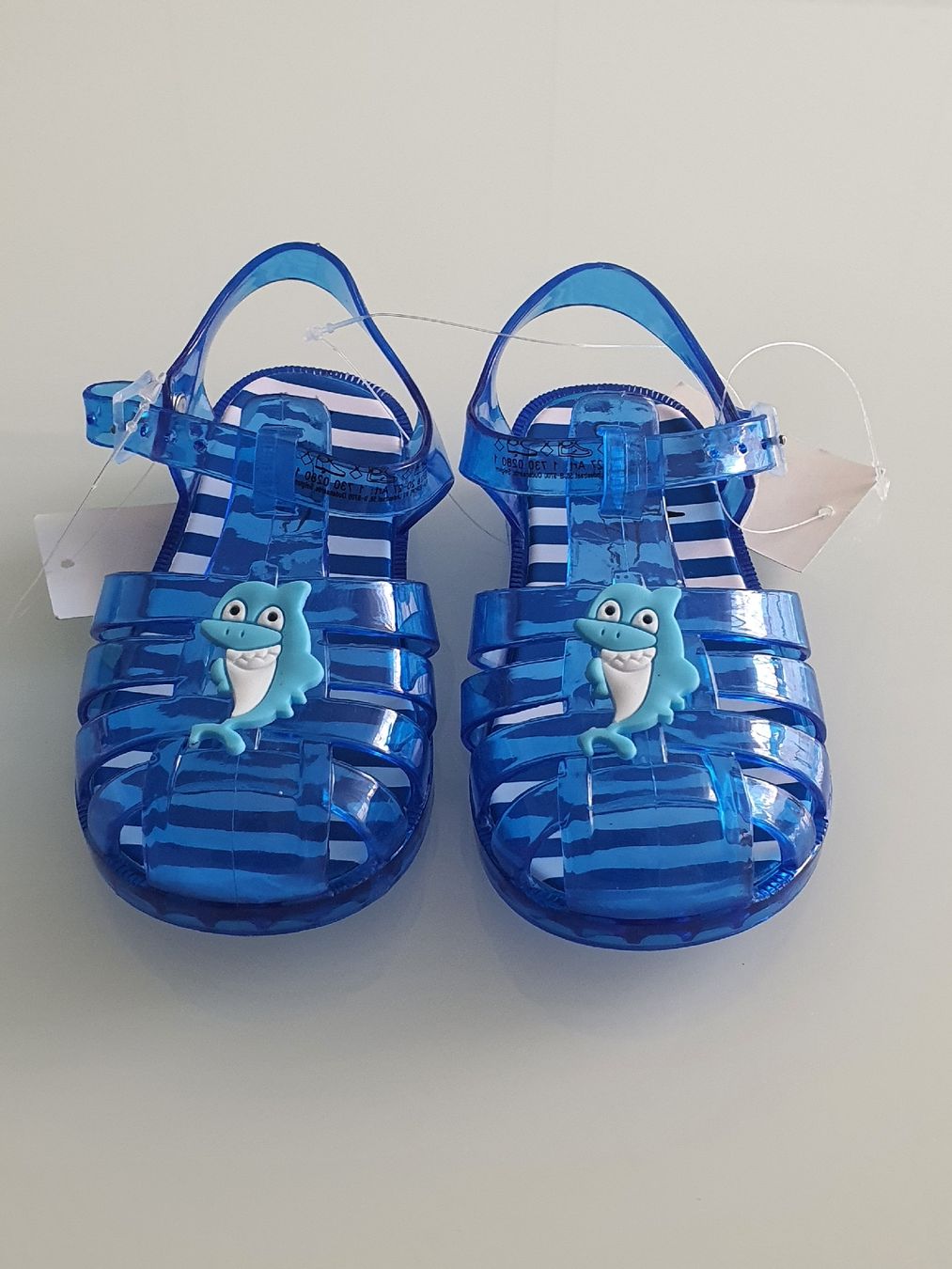 Scarpe per ragazzi: Gr. 24 - Shark Badesandalen, Neu – Nuovo e nell'imballaggio originale da Nürensdorf venduto da sal_g2bz 2