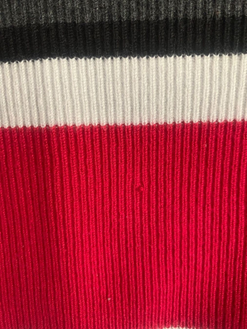 Guess Pullover & Sweatshirts: Guess pullover – Neu (gemäss Beschreibung) aus Chur von valico 3