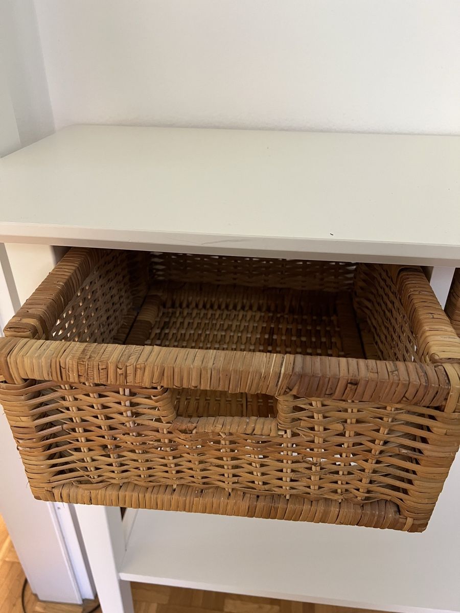 Consoles: Konsole/Sideboard mit 3 Körben, weiss – D'occasion à Zürich par LittleLuckyBird 2