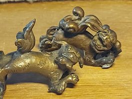 Antike Bronze Shishi Löwen Paar, Japan/China detailreich