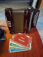 Akkordeon Hohner Club III mit Notenblättern gebraucht