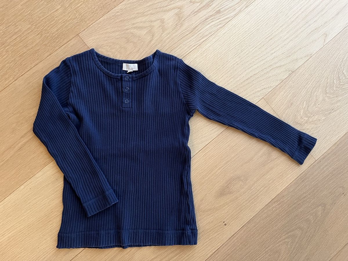 T-Shirts: The Simple Folk Shirt - Size 5-6 - Navy – Neu (gemäss Beschreibung) aus Planken von R4gskL7