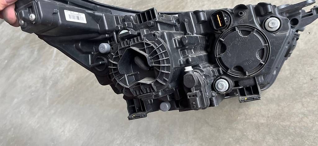 Fari: Scheinwerfer links Ssangyong Tivoli – Usato da Schöftland venduto da Partysan0 1