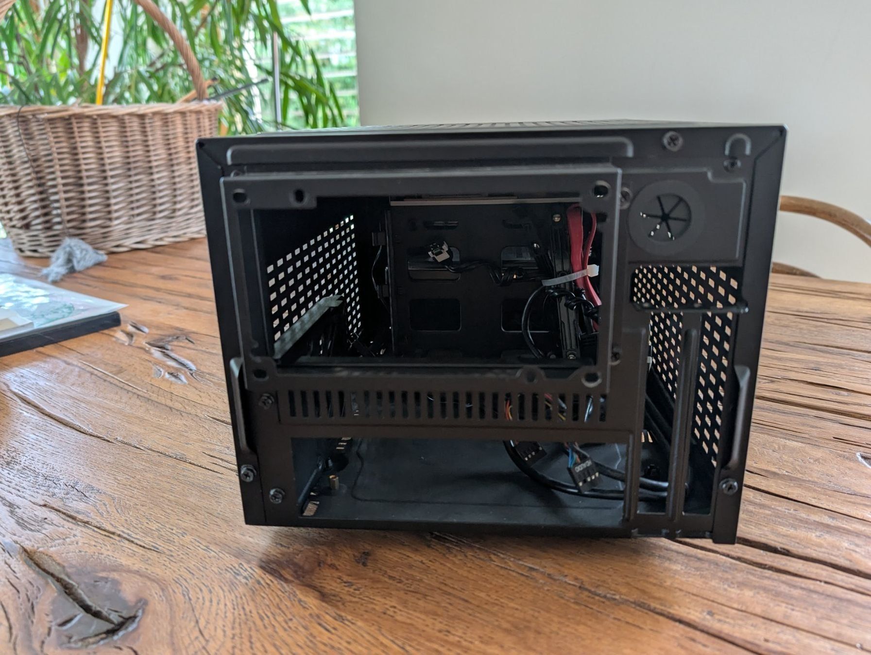 Gehäuse: Cooler Master Elite 120 Advanced, ODD, HDD – Gebraucht aus Luzern von Giakoumidakis 1