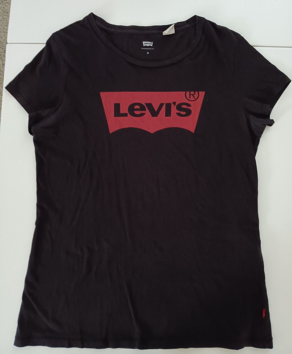 Levi's T-Shirts: T-Shirt LEVIS Damen Gr. M – Gebraucht aus Aarau von Yeeaaah
