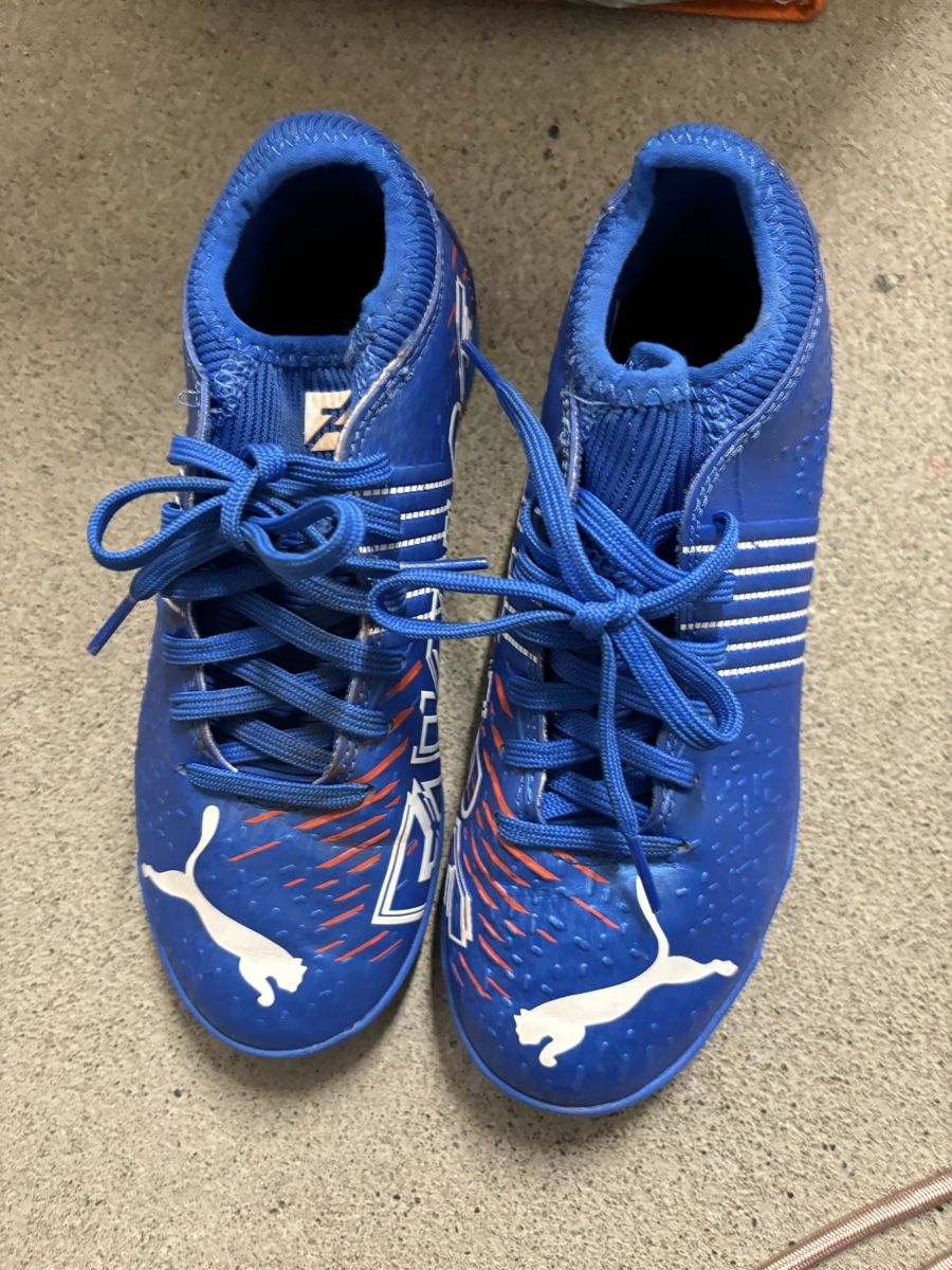 Schuhe für Jungen: Hallenturnschuhe 34 – Gebraucht aus Matten b. Interl von pimkie84