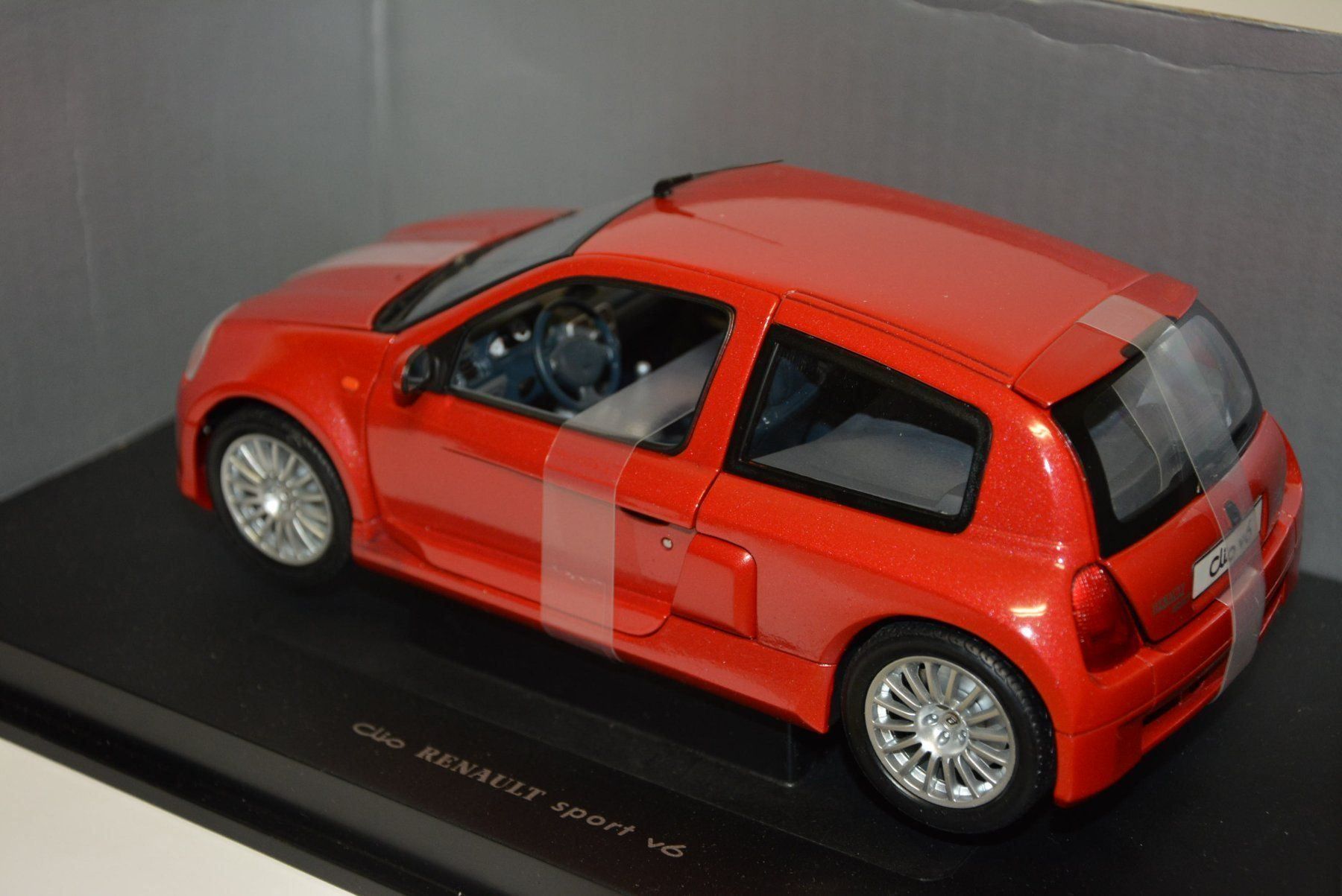 Renault Modellini d'auto: Renault Clio V6 Sport , Eagle , 1:18 – Nuovo e nell'imballaggio originale da Goldach venduto da Feivel9 3
