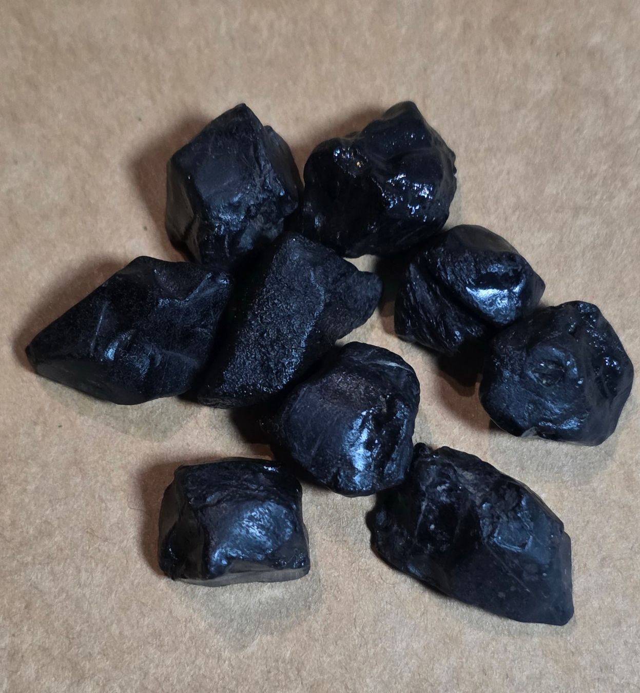 Edelsteine: 101.2 ct Noir Spinelles bruts – Gebraucht aus Carouge GE von Crystal_Energy 3