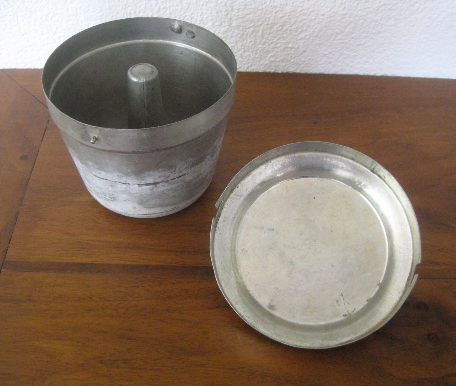 Backformen: Alte Kuchenform aus Metall - Puddingform – Gebraucht aus Kriens von Kraeutergarten 2
