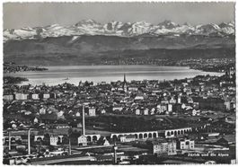 Zürich und die Alpen