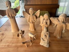 Holzfiguren Set Engel und Krippe geschnitzt gebraucht