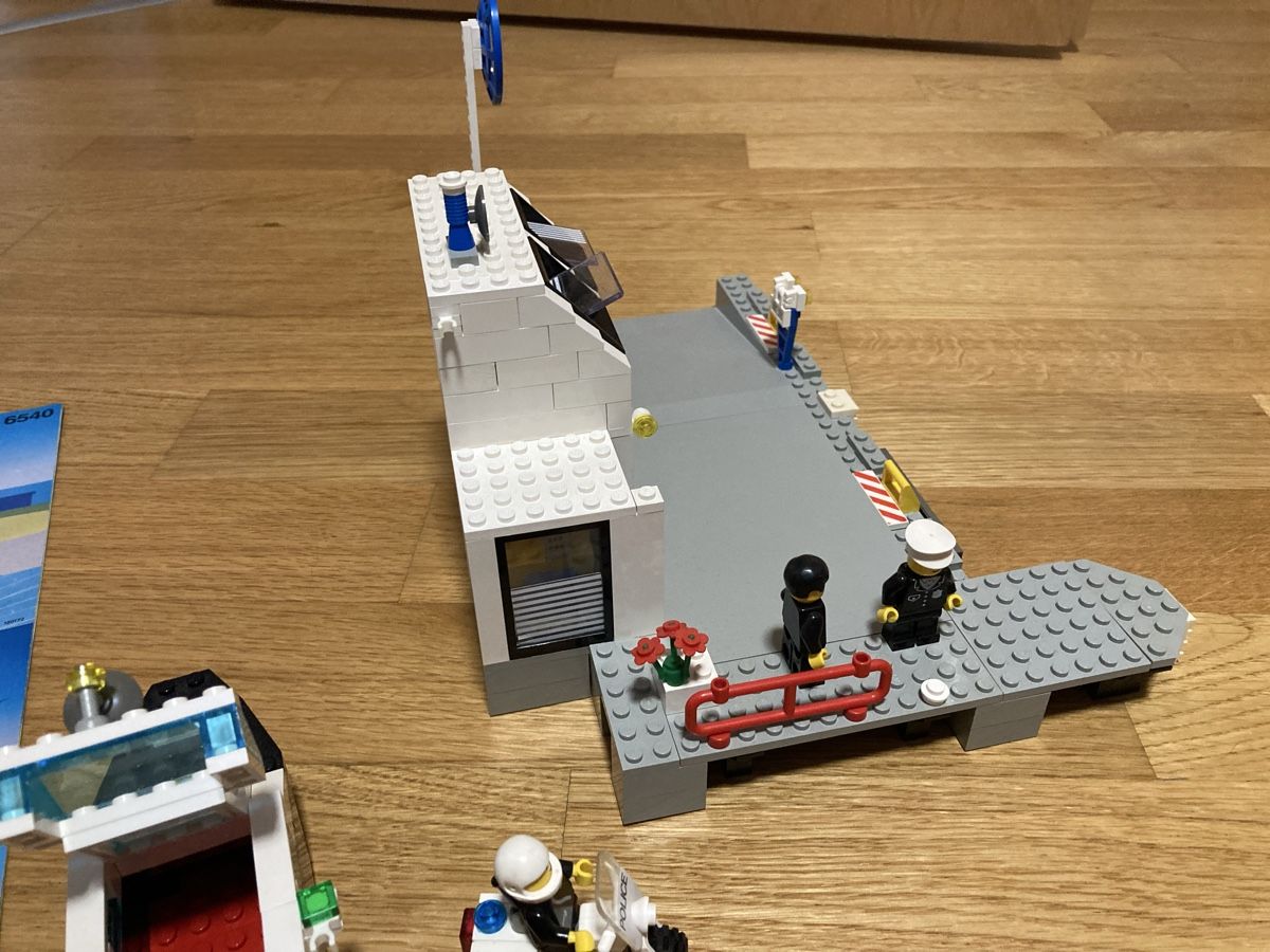 Lego Kit di costruzioni: LEGO 6540 Polizeistation mit Schiff und Motorrad – Usato da Staad SG venduto da gab_7dr9 3