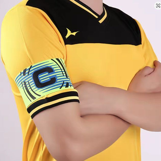 Canottiere & Pantaloni: Fussball: Captain Band / Kapitänsbinden NEU – Nuovo e nell'imballaggio originale da Dällikon venduto da robisport 1