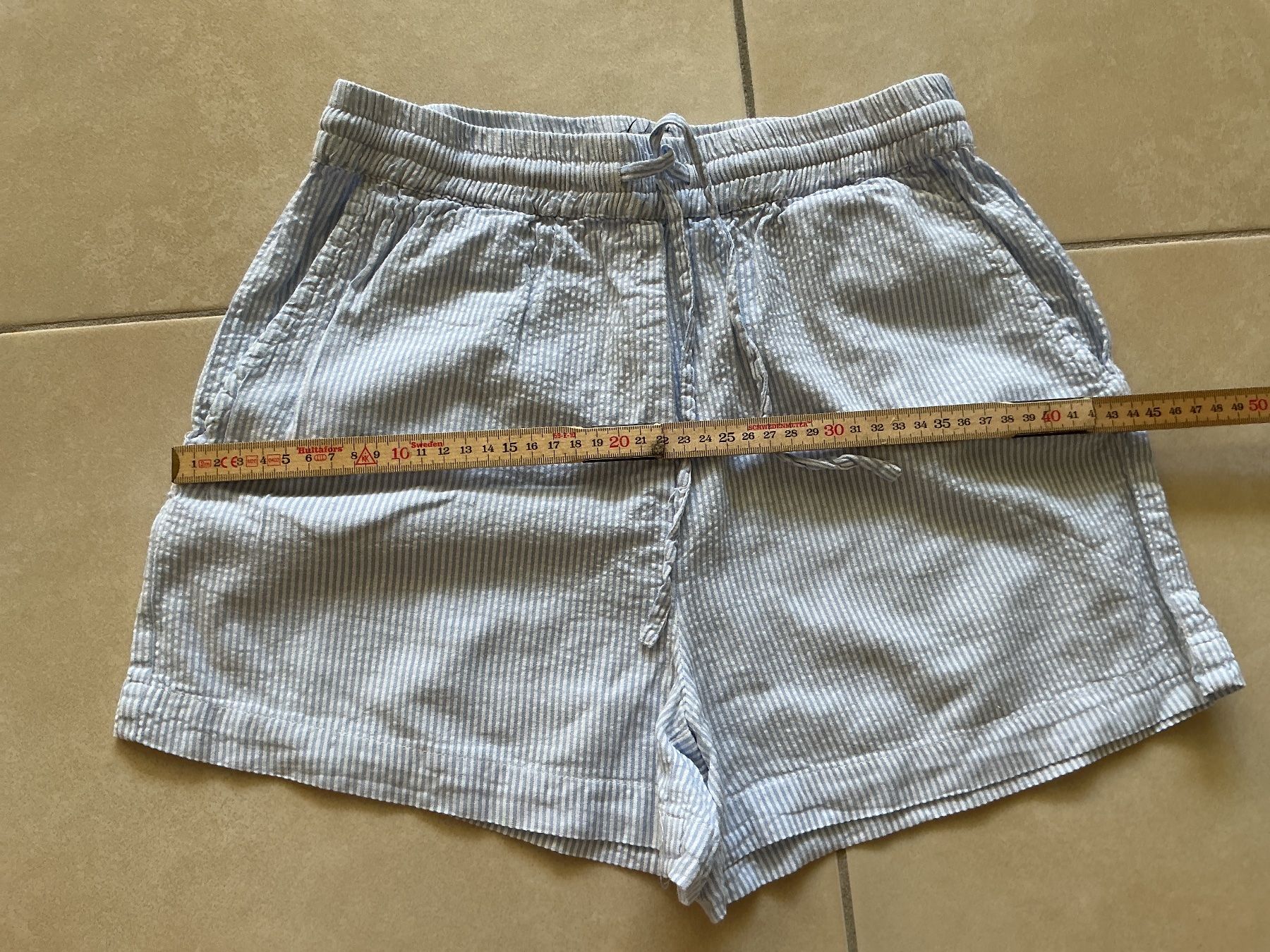 Only Pantalons: Kurze Hose gestreift Grösse XS – D'occasion à Frauenfeld par Stehojen 3