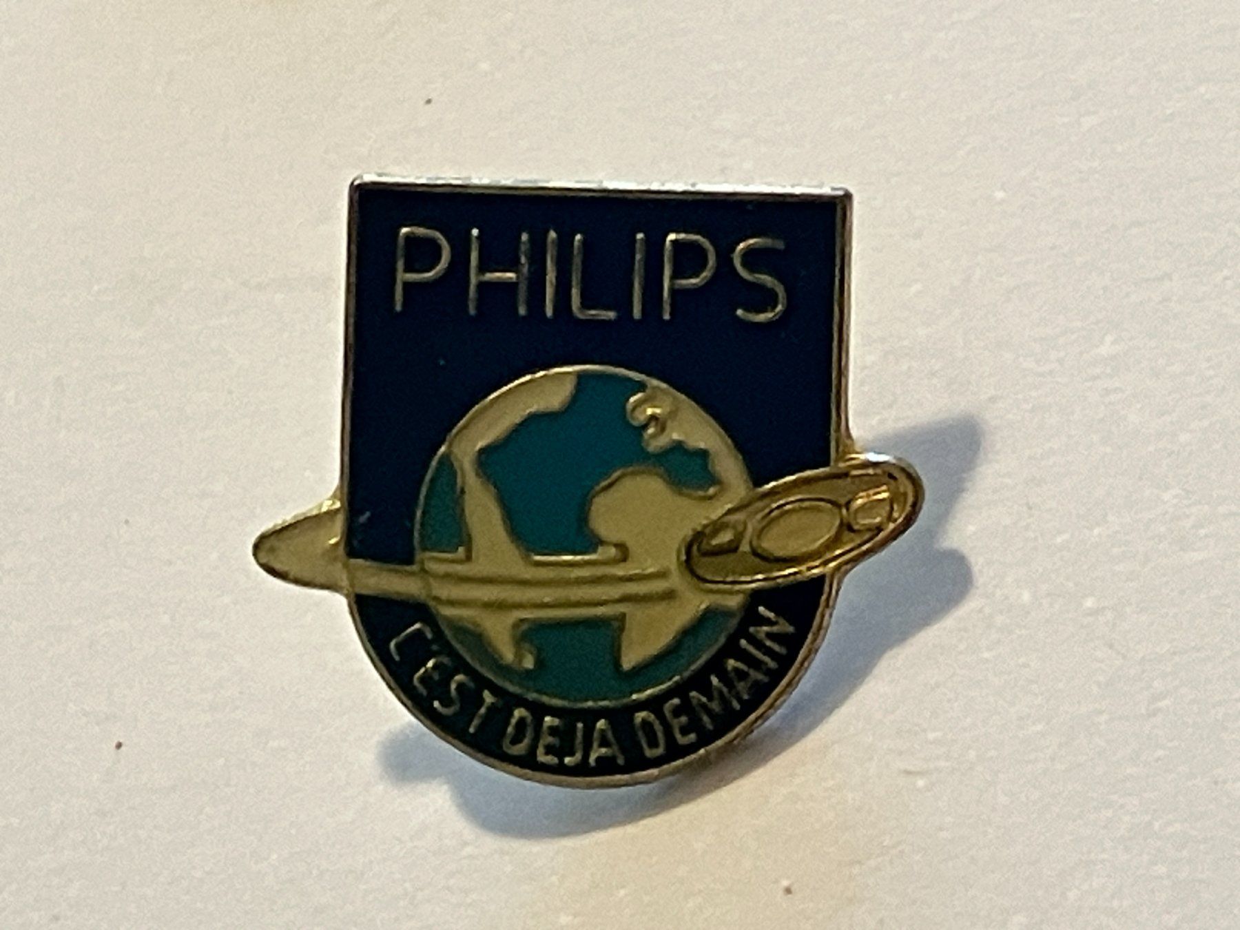Plaketten & Abzeichen: 1 Pin Philips – Gebraucht aus Basel von djwwpp
