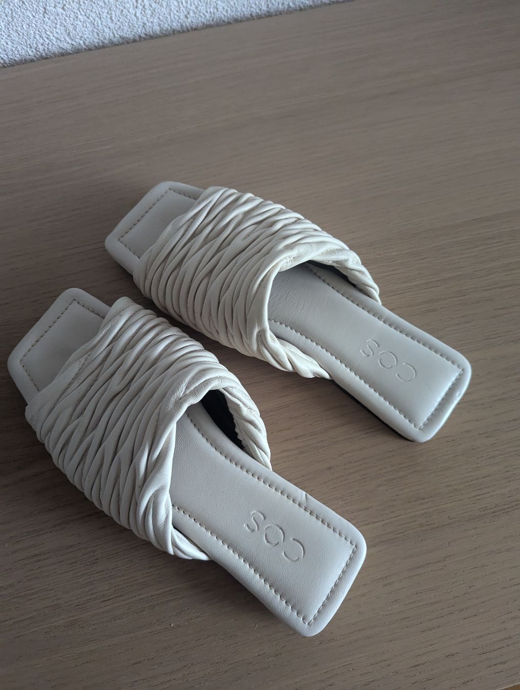 Cos Scarpe da donna: Pantolette COS gr.36 – Usato da St. Gallen venduto da Mosaika 1
