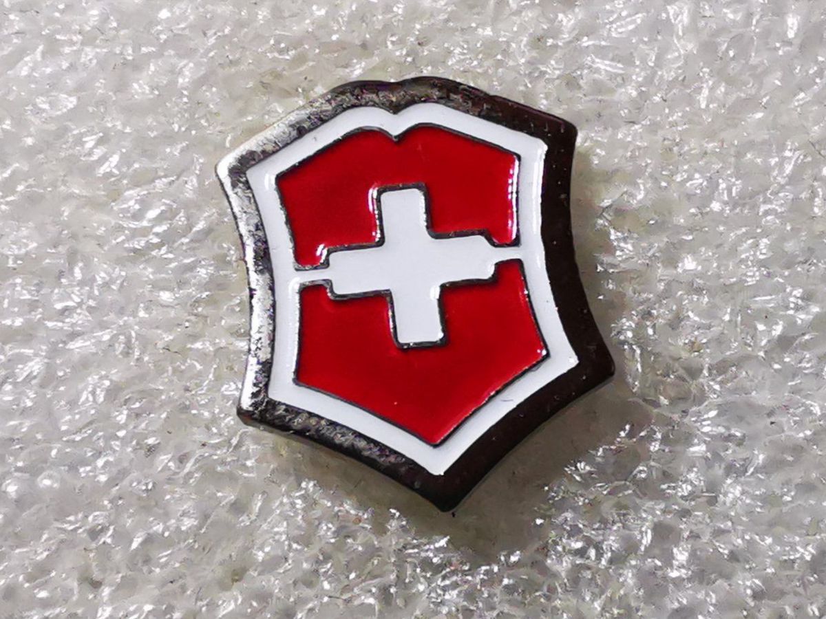 Plaquettes & Badges: Ansteckpin 136: Victorinox – D'occasion à Oppligen par Pin-Fall-Shop