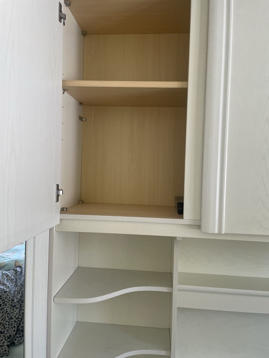 Scaffali: Schlafzimmermöbel inkl. Bett 200/200 cm – Usato da Münchwilen TG venduto da SeHuDoHu 4