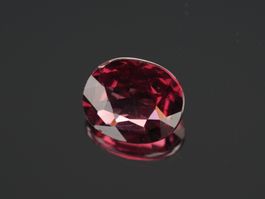 Natural Rhodolite Garnet 1.22ct Purple - Incl. Certificate