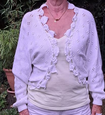 Exeptionnel et unique Bolero blanc femme fait main taille 38