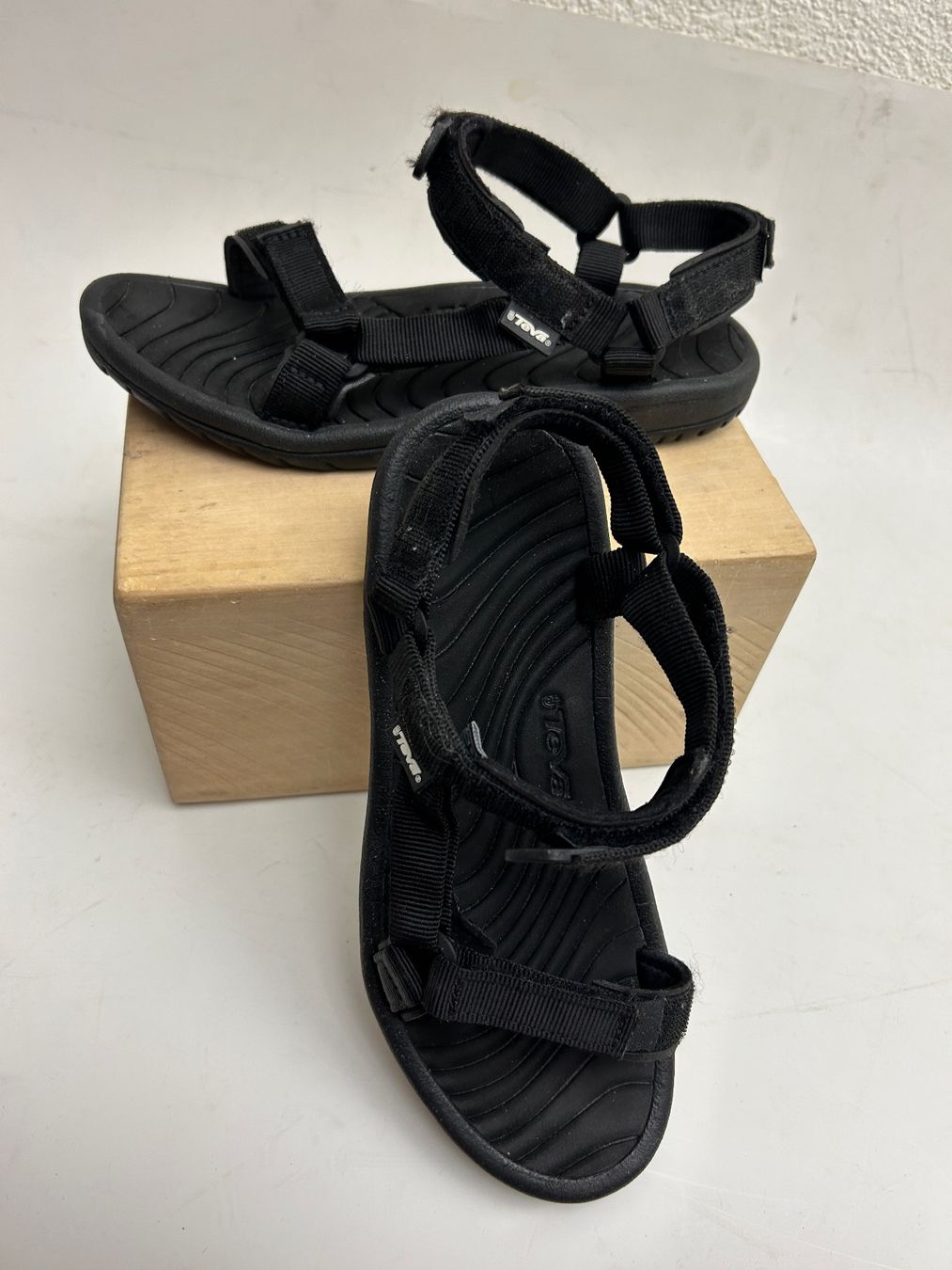 Scarpe da uomo: TEVA Sandalen Gr. 39, neuwertig – Usato da Rheineck venduto da emma.gut 7