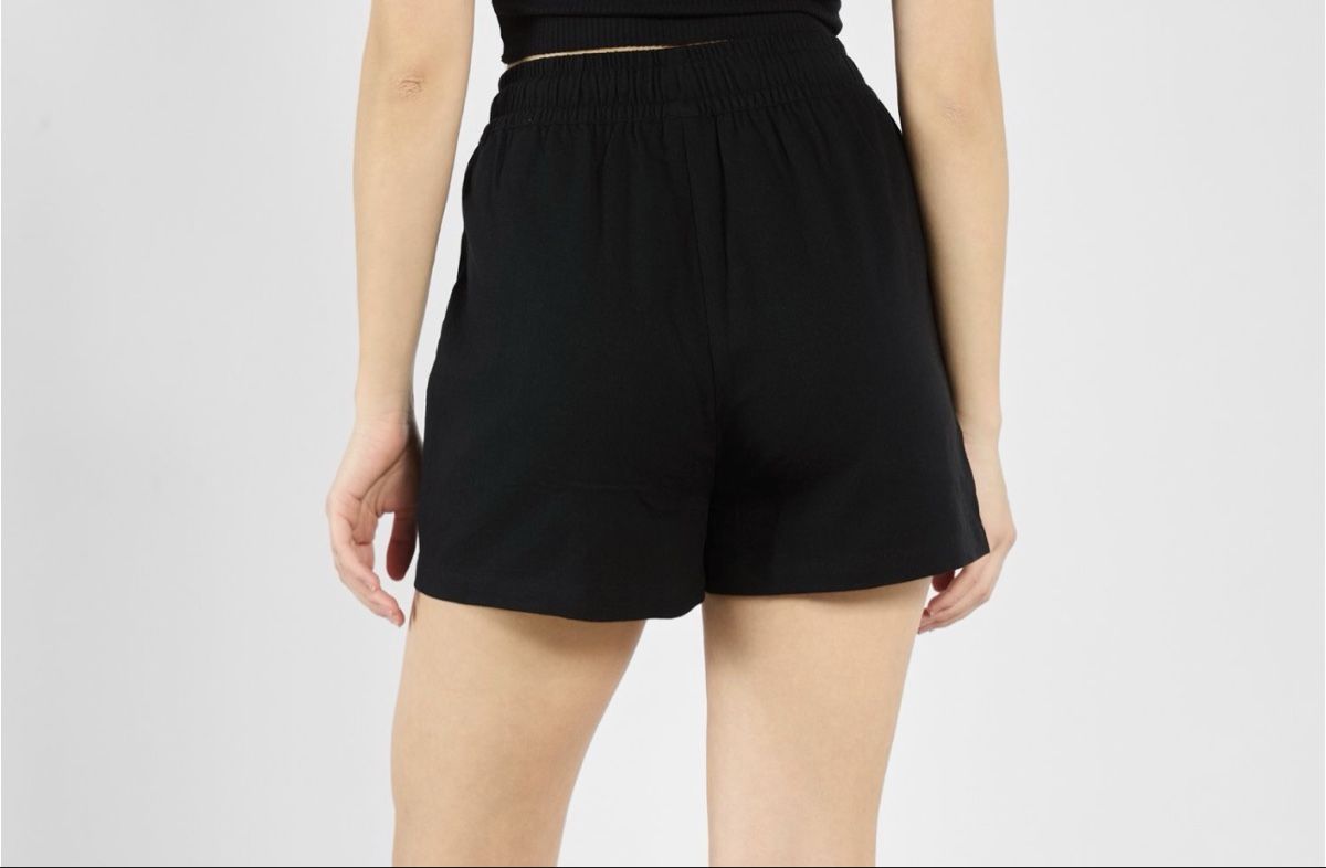 Pantaloni: Black Shorts – Usato da Erlinsbach SO venduto da dikaan 1