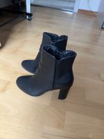 SCHWARZE STIEFELETTEN MIT ABSATZ ESMARA GR.37