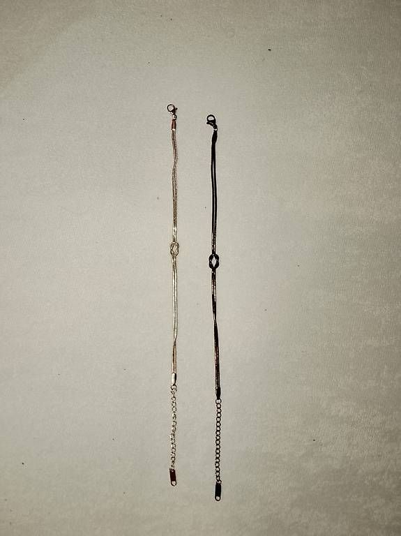Bracciali & Braccialetti: Pärchen-Armbänder Set  Silber & Schwarz  "Ewiger Knoten" – Usato da Hettlingen venduto da London1982