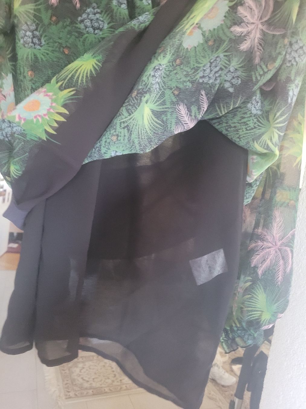 Gérard Darel Tops: Haut léger Gerard Darel – Gebraucht aus Yverdon-les-bains von sma_c6wn 2