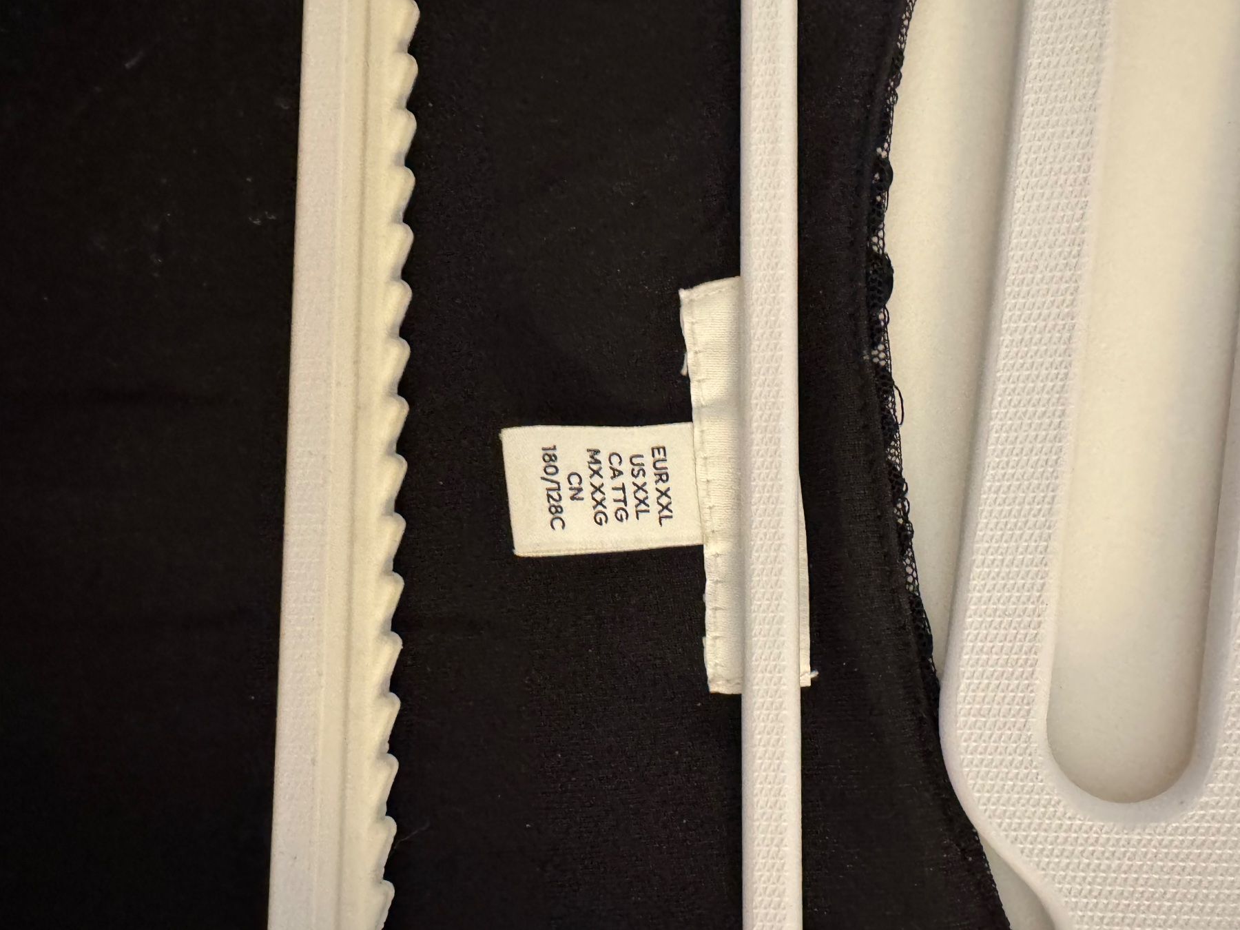 Vestiti: Pailletenkleid – Usato da Gattikon venduto da saxo16 1