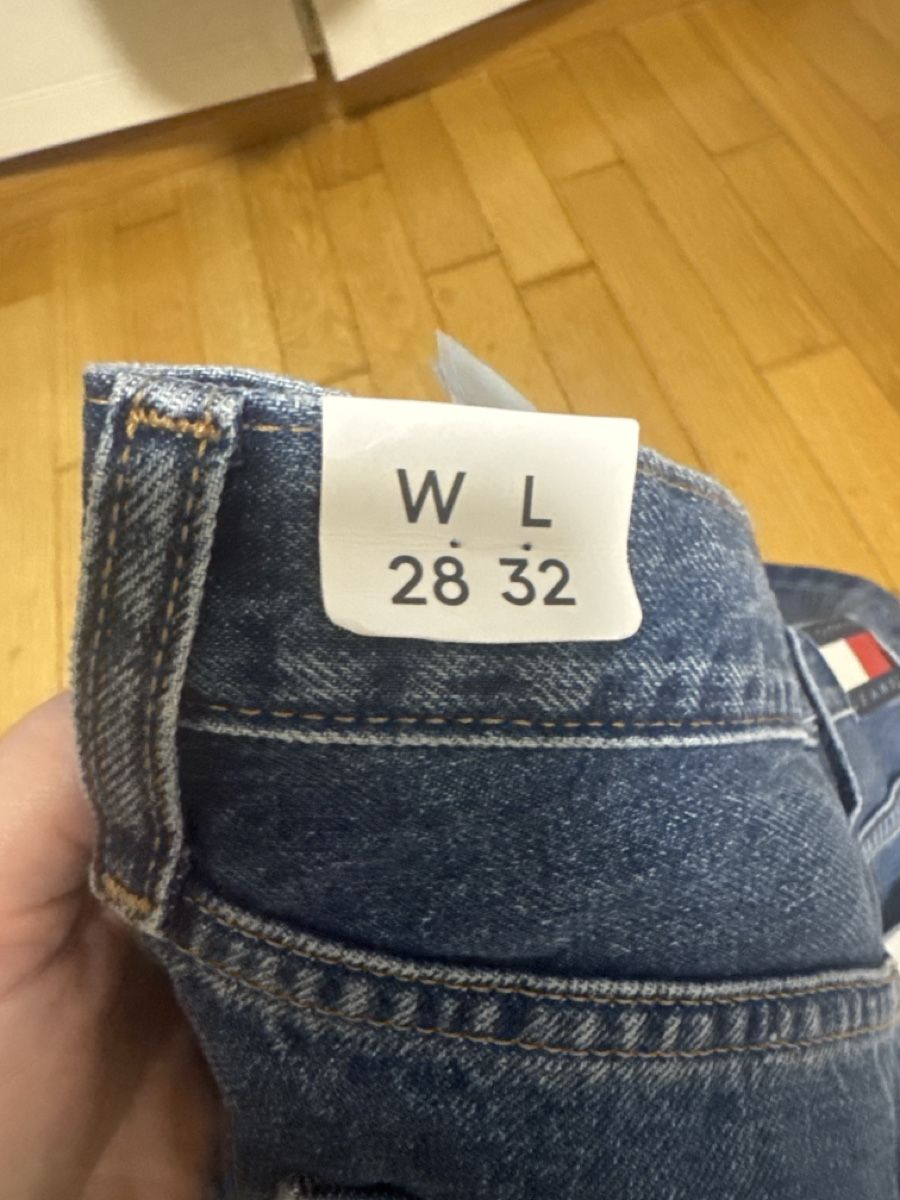 Tommy Hilfiger Jeans: Neue Tommy Jeans Gr. W28 L32 – Nuovo e nell'imballaggio originale da Füllinsdorf venduto da silberstern110 3