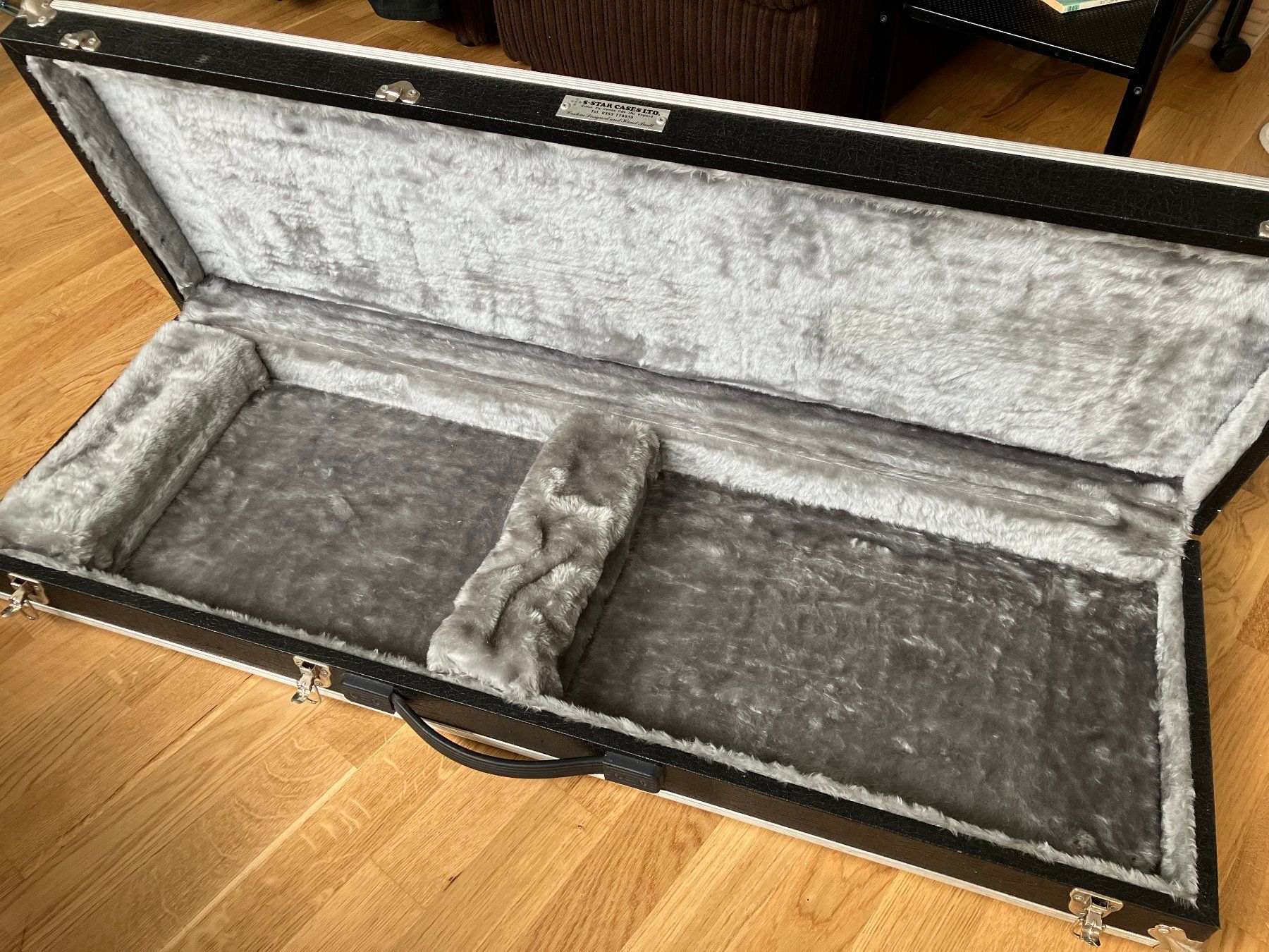 Musikinstrumente: Guitar / Keyboard Flight case 5-Star Cases – Gebraucht aus Biel / Bienne von Aprad 2