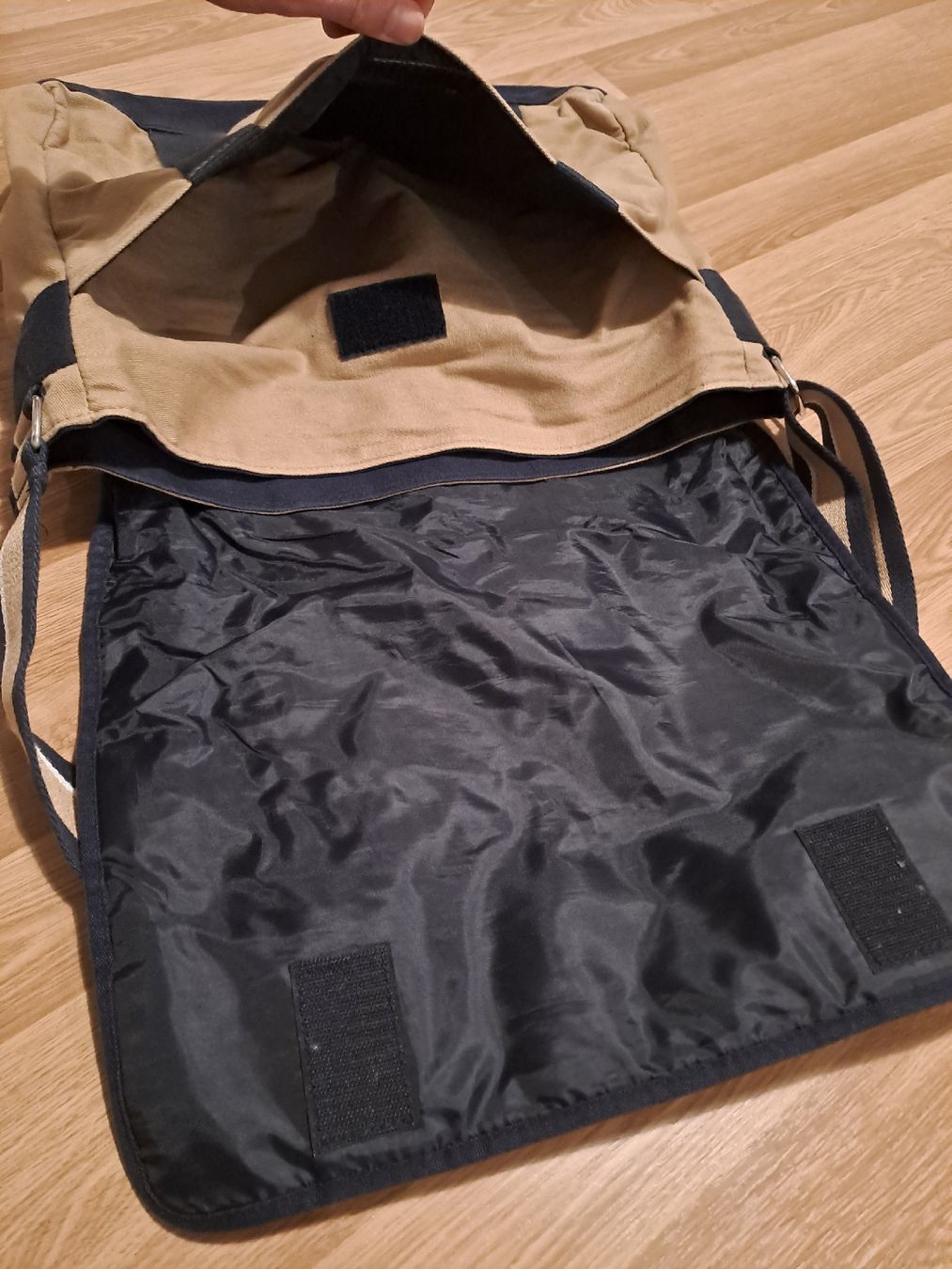 Tommy Hilfiger Borse: Tommy Hilfiger Umhängetasche – Usato da Basel venduto da suberi_Sach 3