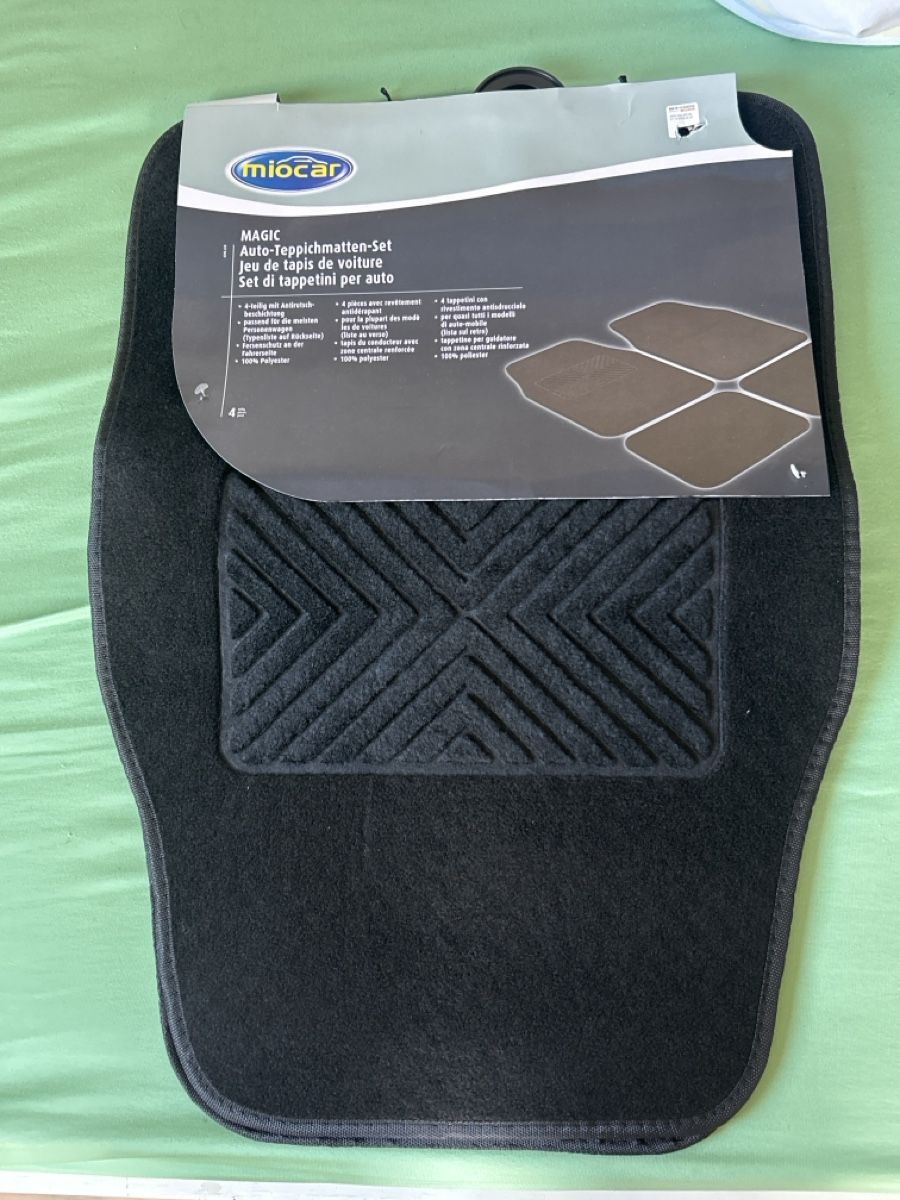 Tapis / Bacs: Miocar Auto Teppichmatten-Set MAGIC 4-teiligL64B44(I21) – Neuf (Voir description) à Neuenhof par bro_9zsg