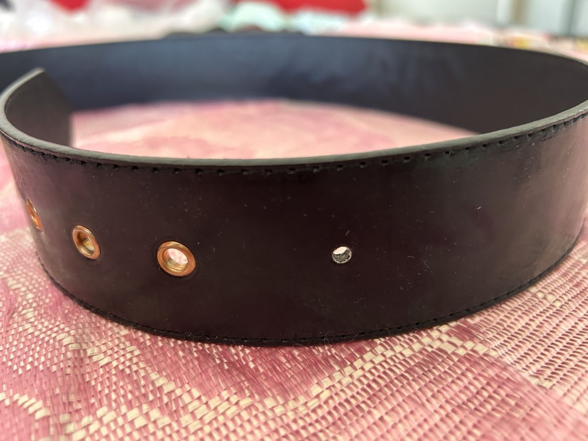 Gürtel: Stylish Black Leather Belt with Statement Buckle - Size M – Gebraucht aus Genève von Noemie.wrmsi 2