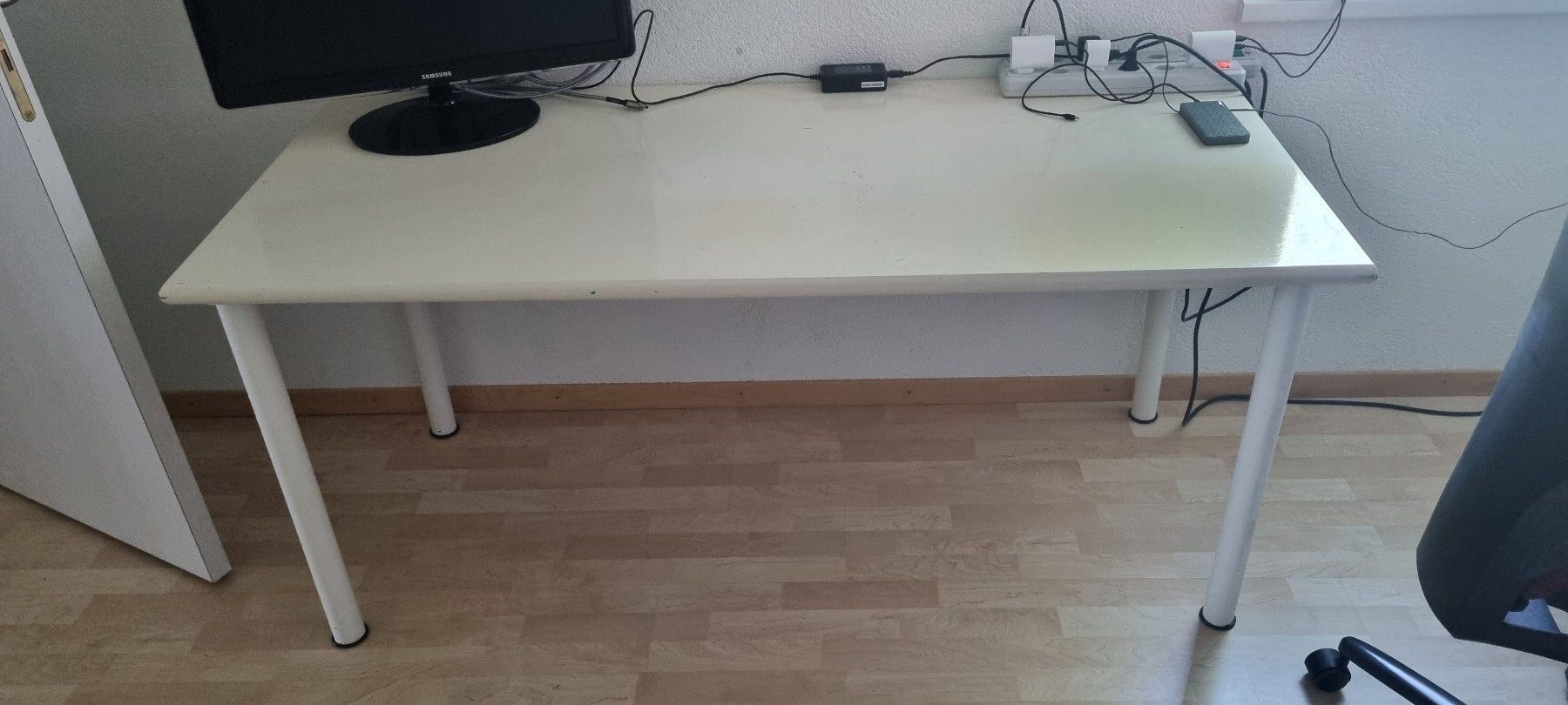 Scrivanie: Tisch – Usato da Widen venduto da Tombabs