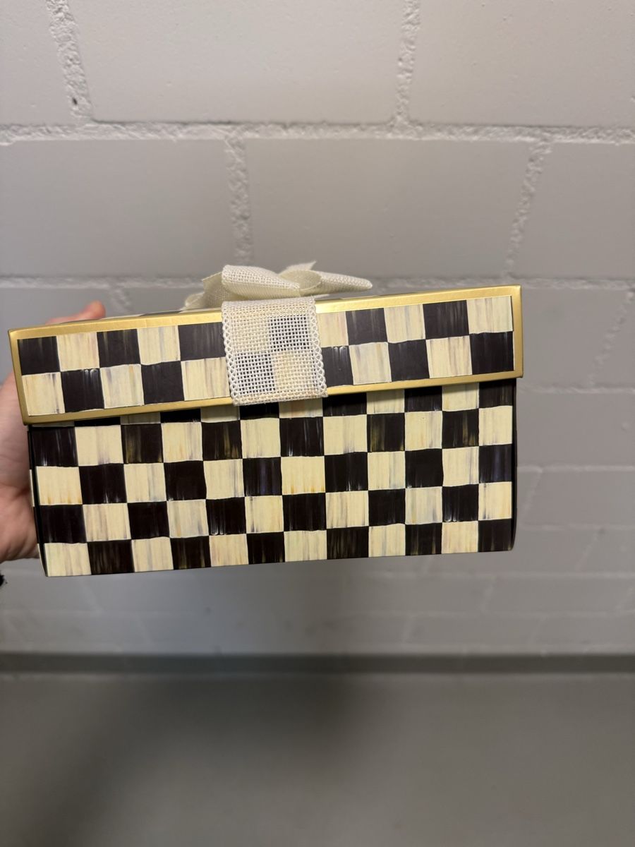 Tutte le decorazioni: Geschenkbox Schachmuster schwarz/weiss mit Schleife! – Nuovo e nell'imballaggio originale da Dübendorf venduto da cel_5zgz