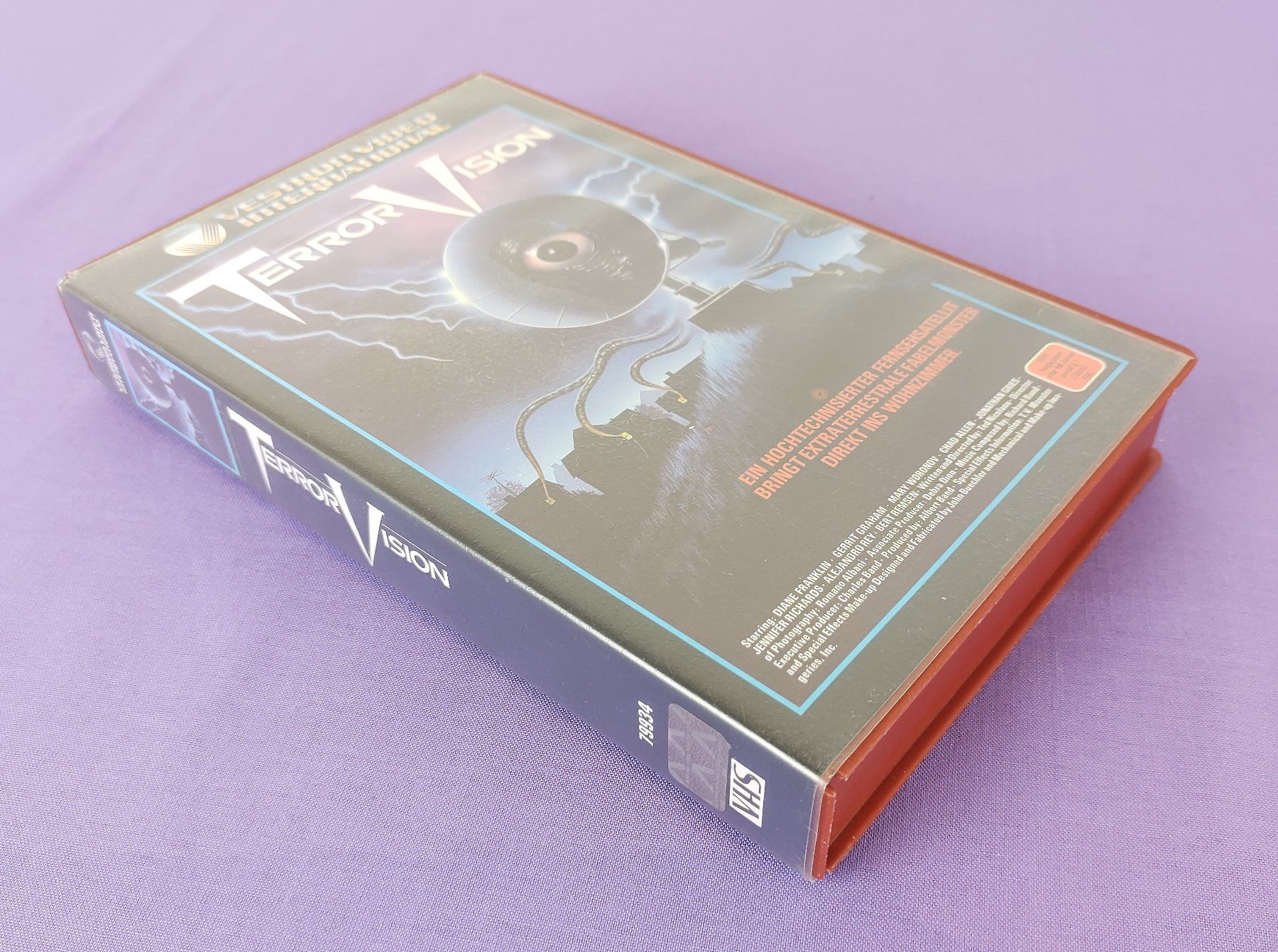 Alle VHS: VHS-Videokassette: Terror Vision – Gebraucht aus Basel von  1