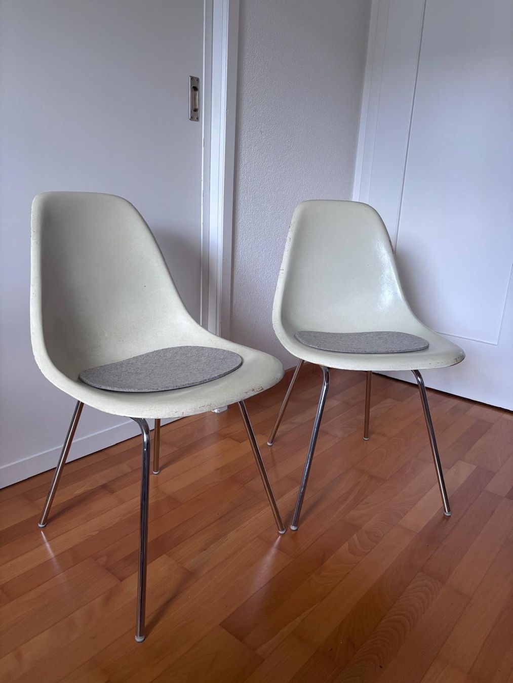 Eames Stühle: Eams Plastic Chair – Gebraucht aus Winterthur von Muwka 1