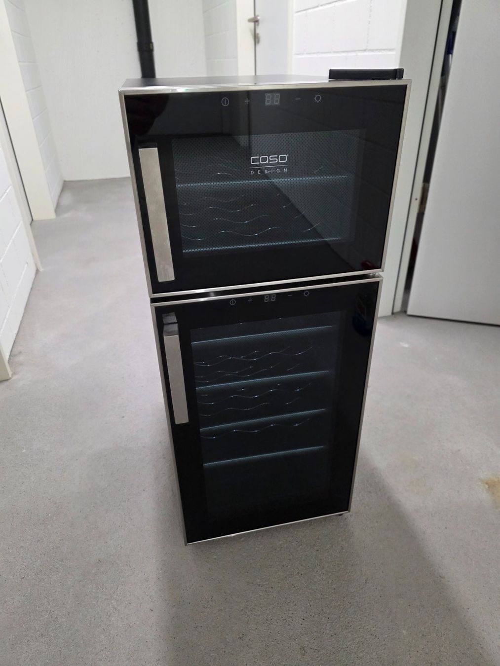 Kühlschrank: Weinkühlschrank Caso Winduett Touch21 – Gebraucht aus Nänikon von Nova81