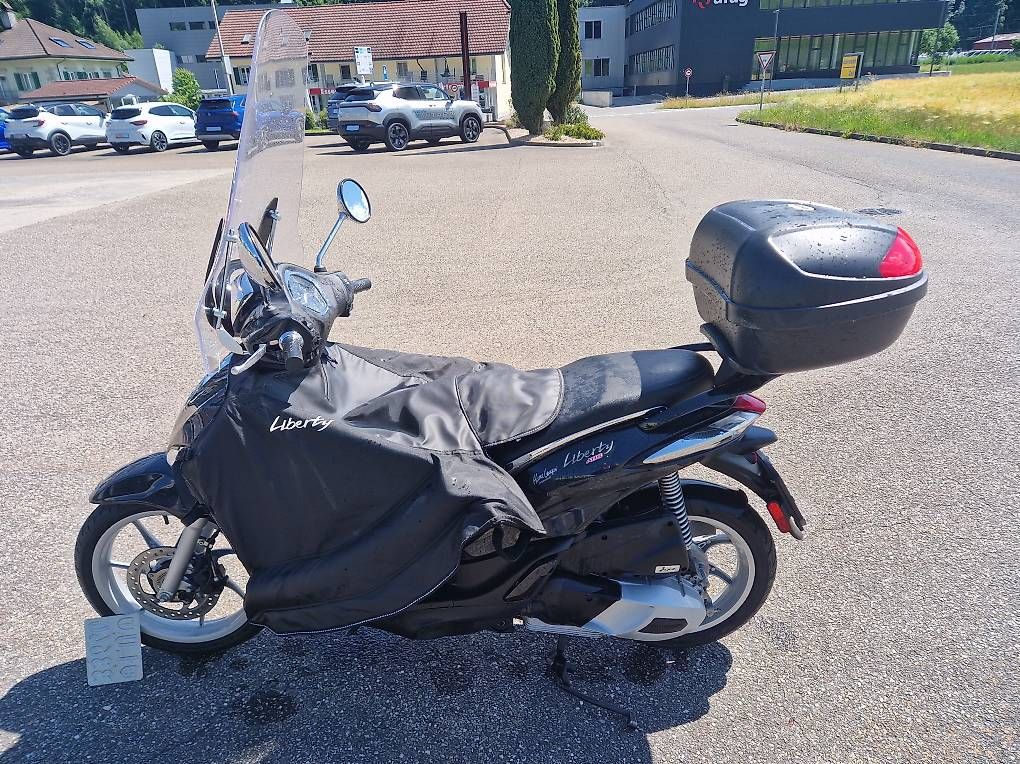 Strada: Piaggio Liberty 125  – Usato da Zell LU venduto da soko
